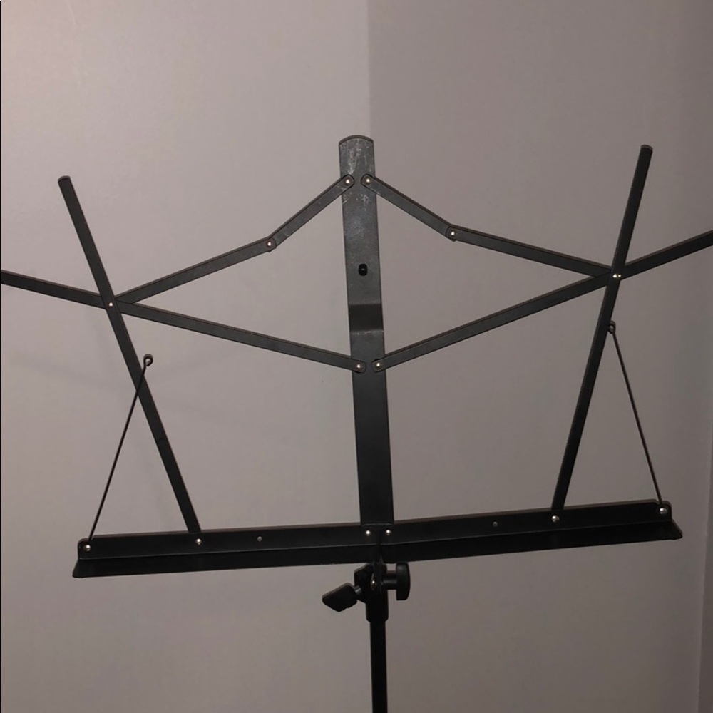 black music stand!
